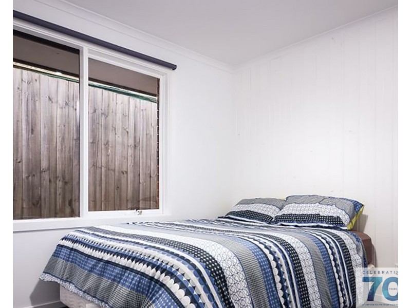 33 Holbourne Drive, Cranbourne VIC 3977