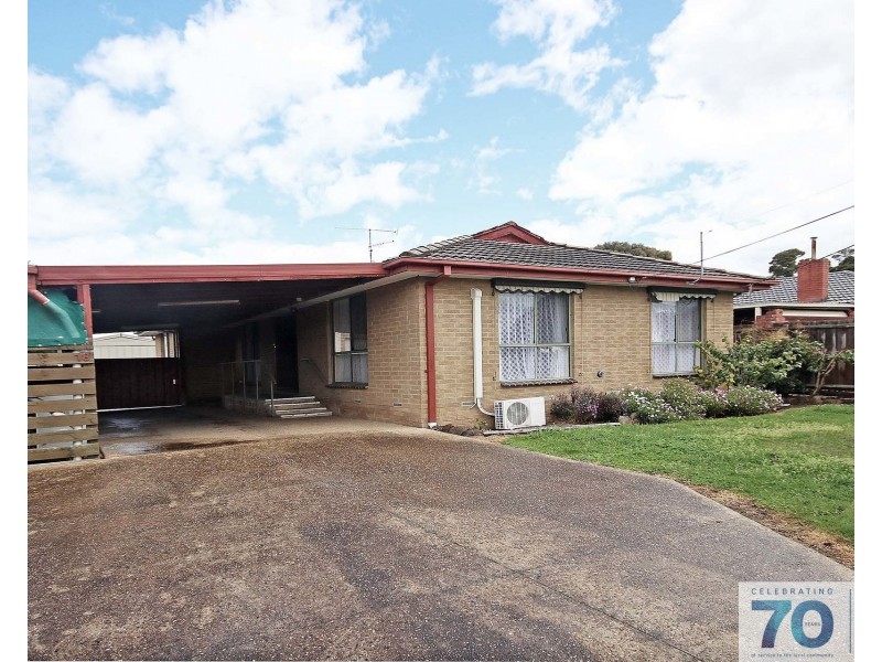 18 Cranbourne Drive, Cranbourne VIC 3977