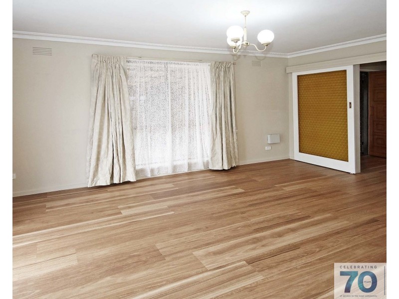 18 Cranbourne Drive, Cranbourne VIC 3977