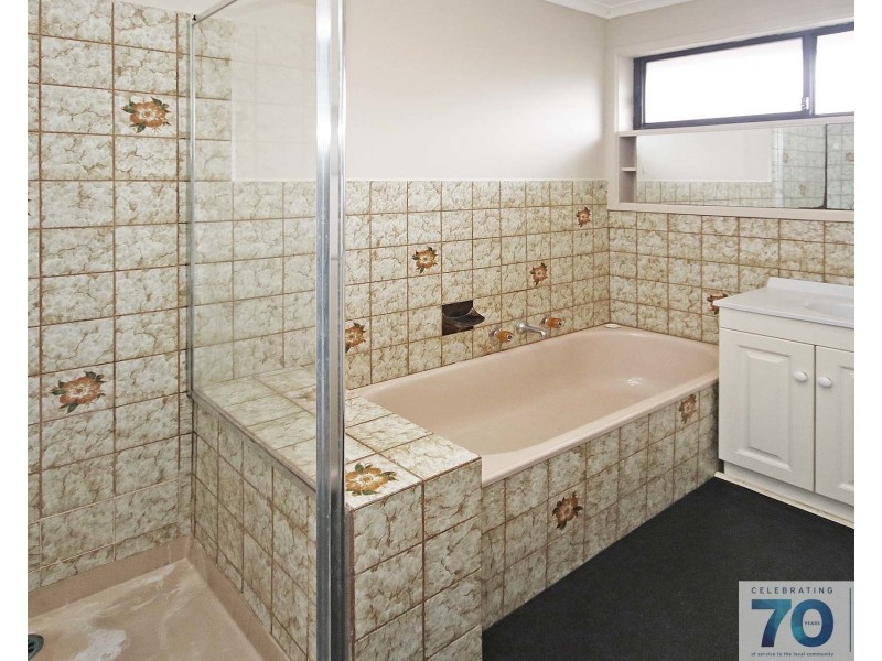 18 Cranbourne Drive, Cranbourne VIC 3977