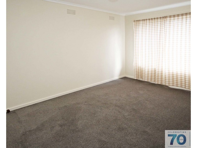18 Cranbourne Drive, Cranbourne VIC 3977