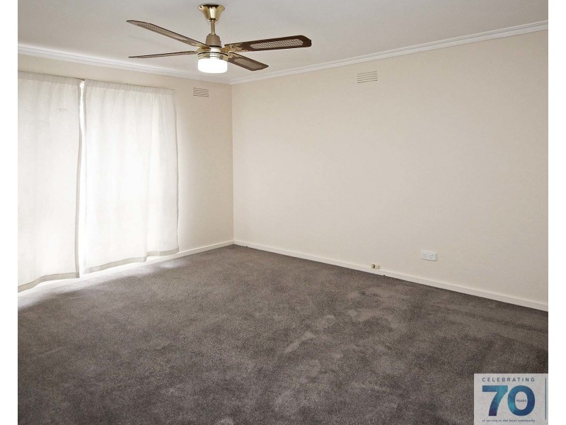 18 Cranbourne Drive, Cranbourne VIC 3977