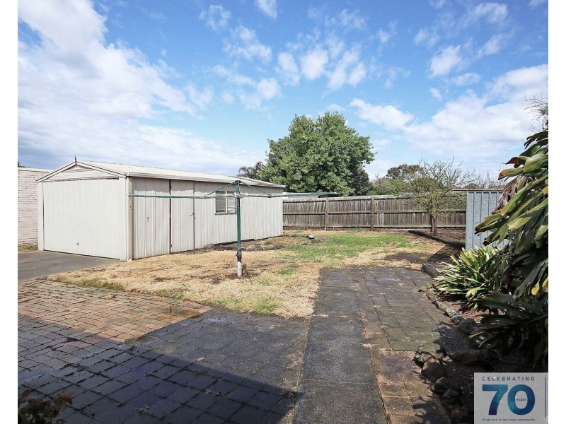 18 Cranbourne Drive, Cranbourne VIC 3977