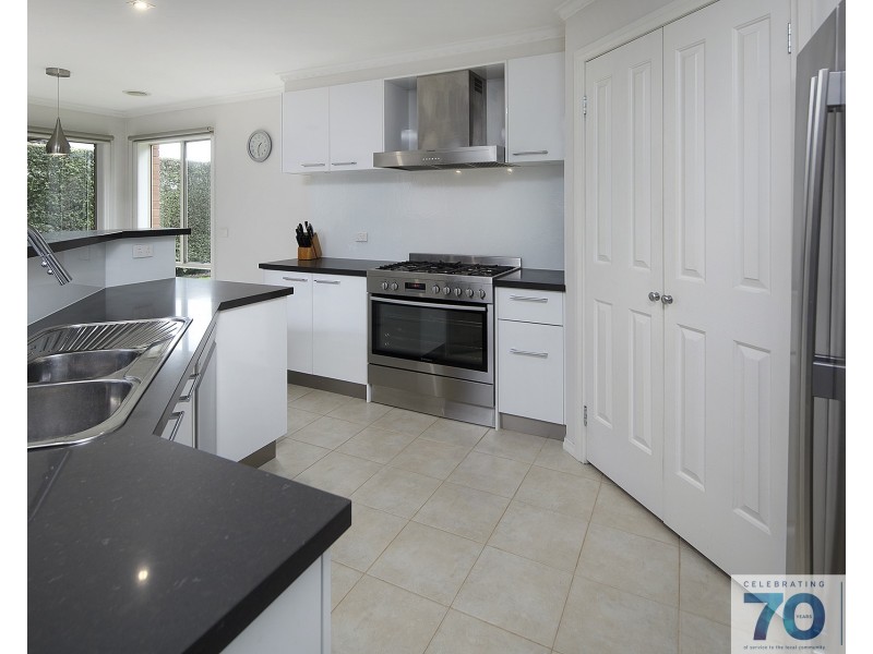 18 Brindalee Place, Cranbourne East VIC 3977