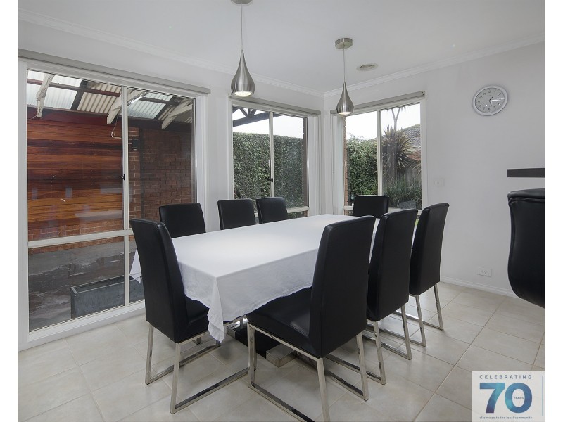 18 Brindalee Place, Cranbourne East VIC 3977