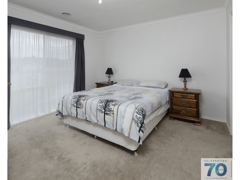 18 Brindalee Place, Cranbourne East VIC 3977