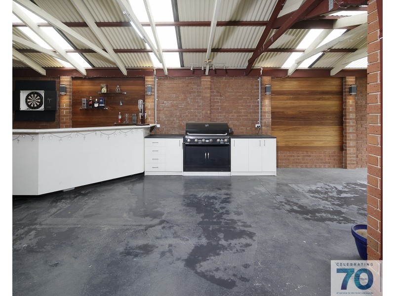 18 Brindalee Place, Cranbourne East VIC 3977