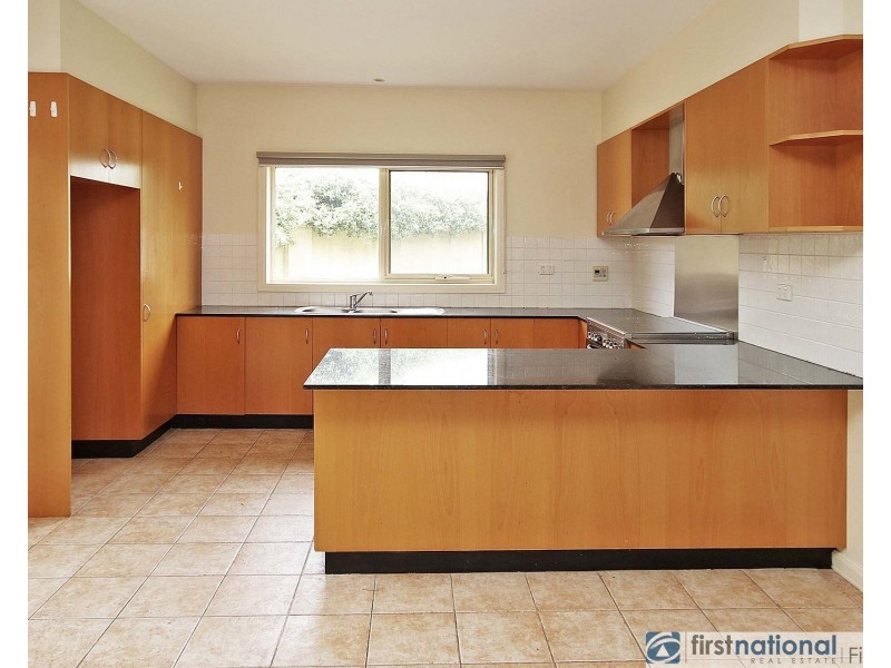 11/10 Parkhill Drive, Berwick VIC 3806