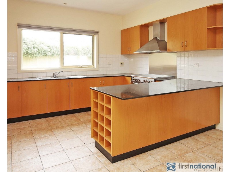 11/10 Parkhill Drive, Berwick VIC 3806