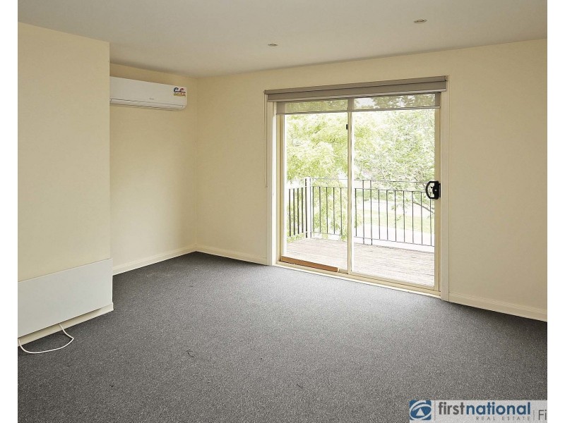 11/10 Parkhill Drive, Berwick VIC 3806