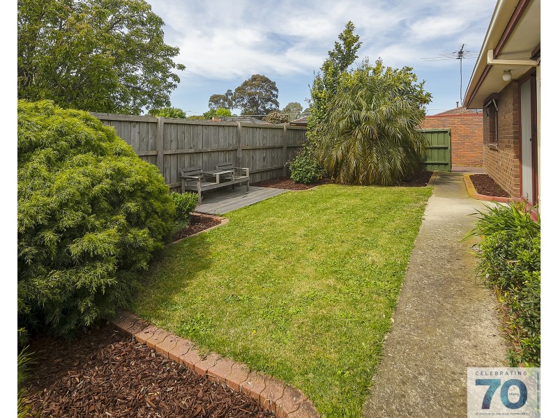 2/16 Russell Street, Cranbourne VIC 3977