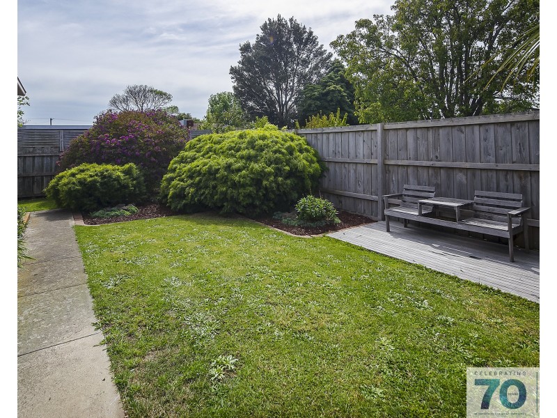 2/16 Russell Street, Cranbourne VIC 3977