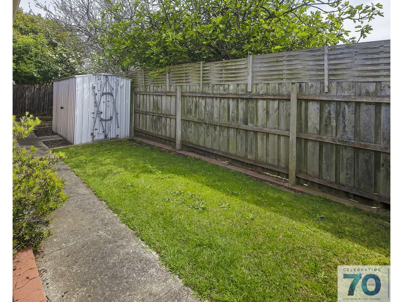 2/16 Russell Street, Cranbourne VIC 3977