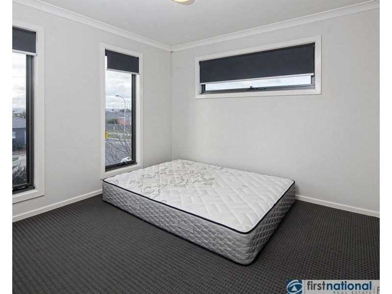 2 Parkhurst Drive, Cranbourne East VIC 3977