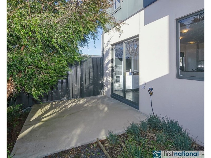 2 Parkhurst Drive, Cranbourne East VIC 3977