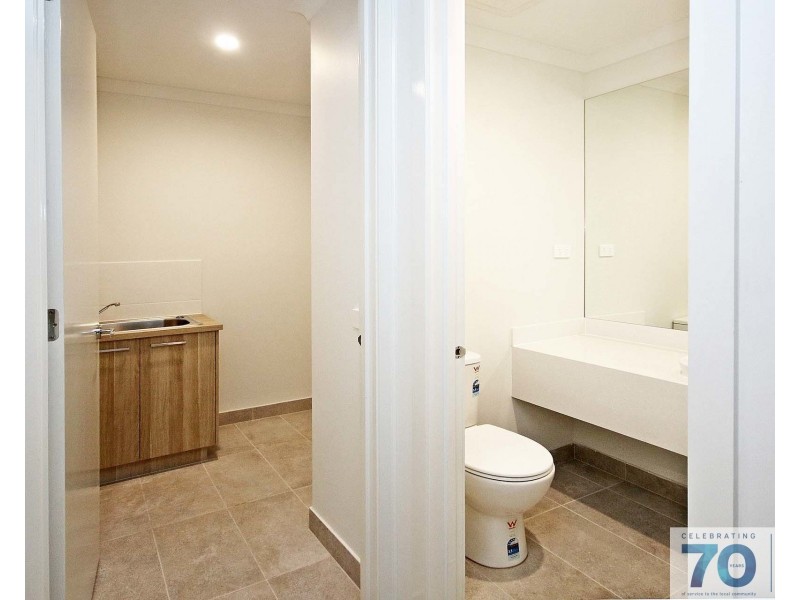 21 Kinross Parade, Clyde North VIC 3978