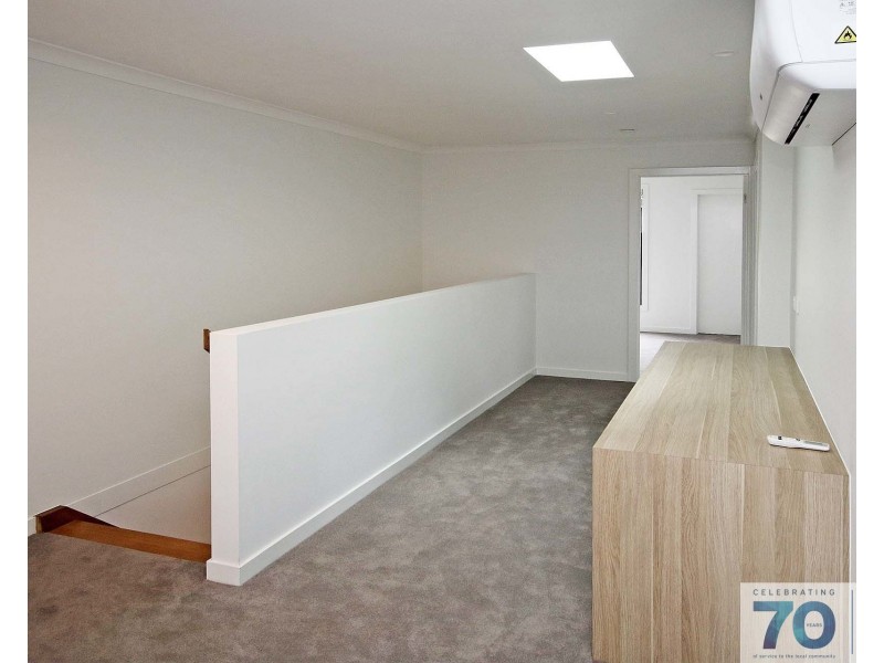 21 Kinross Parade, Clyde North VIC 3978