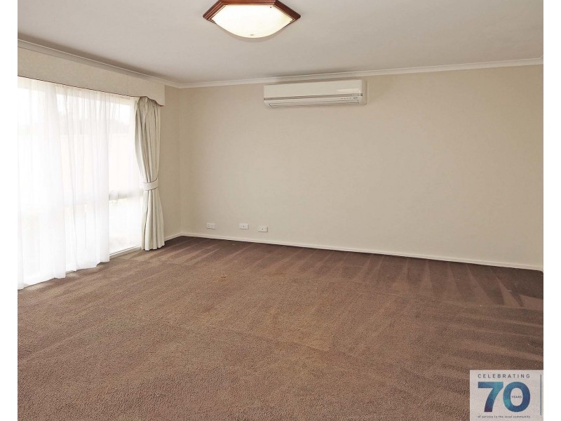 4 Hoysted Avenue, Cranbourne North VIC 3977