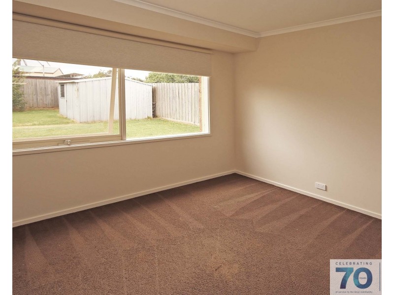 4 Hoysted Avenue, Cranbourne North VIC 3977