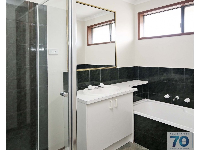 1 Don Drive, Cranbourne West VIC 3977
