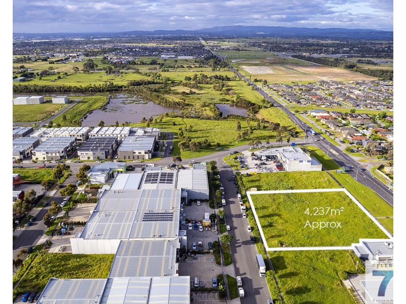 11-13 Universal Way, Cranbourne VIC 3977