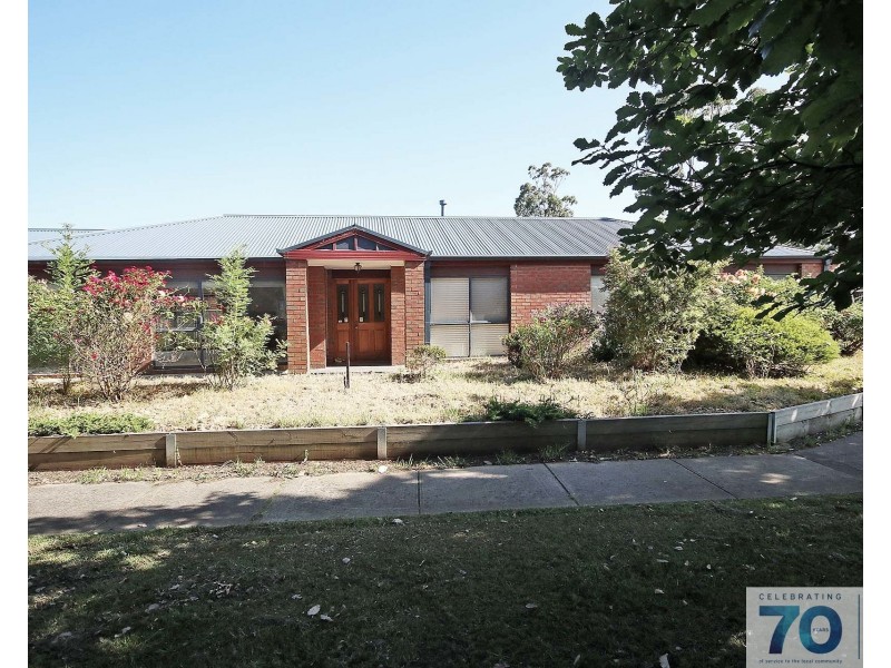 14 Woodhenge Close, Cranbourne East VIC 3977