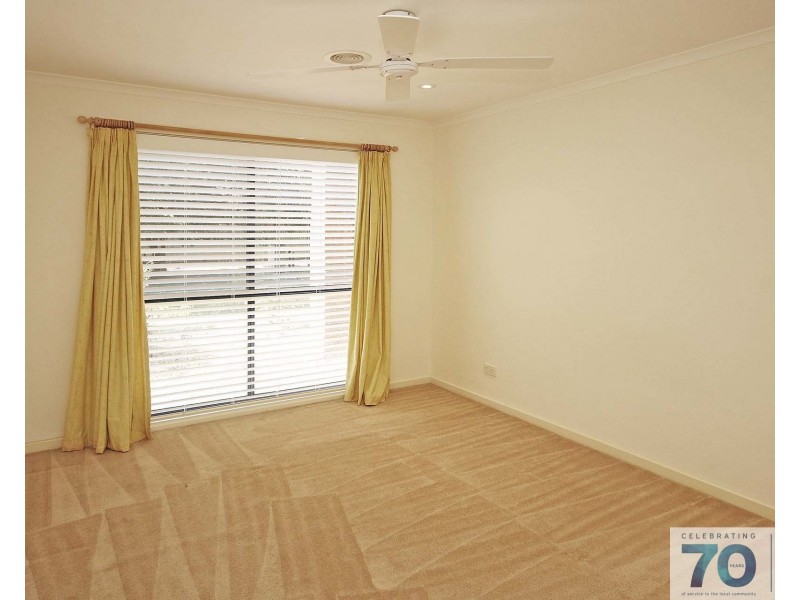 14 Woodhenge Close, Cranbourne East VIC 3977