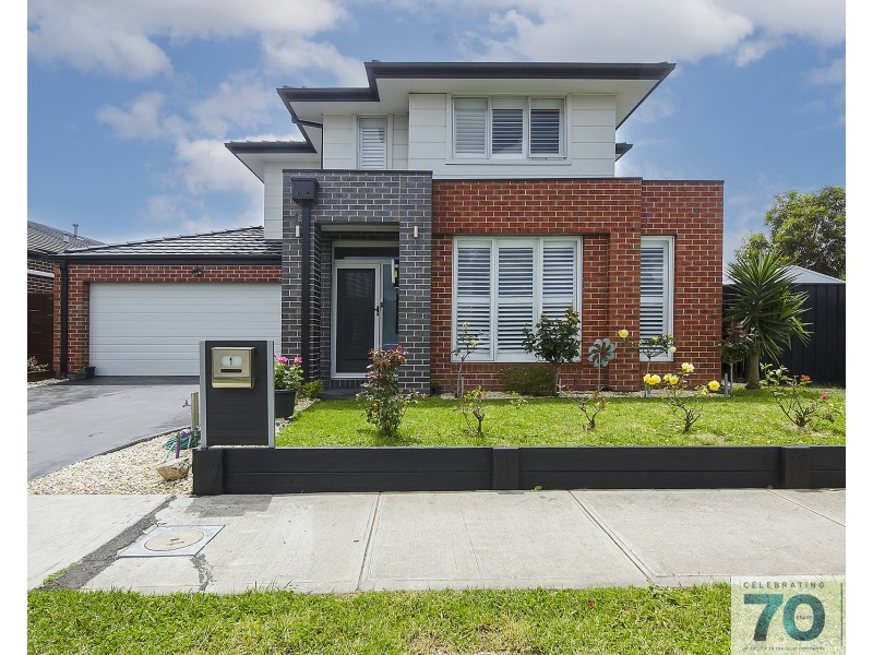 1 Highbury Road, Clyde North VIC 3978