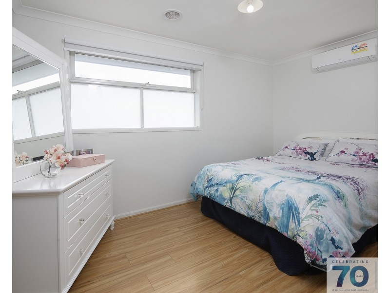 1 Highbury Road, Clyde North VIC 3978