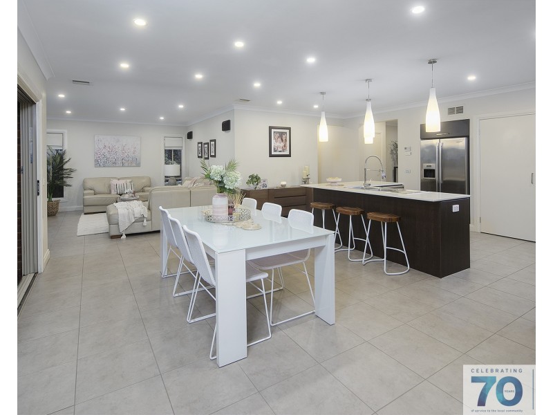 6 Jennifer Street, Junction Village VIC 3977