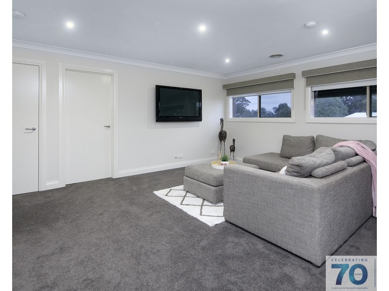 6 Jennifer Street, Cranbourne VIC 3977