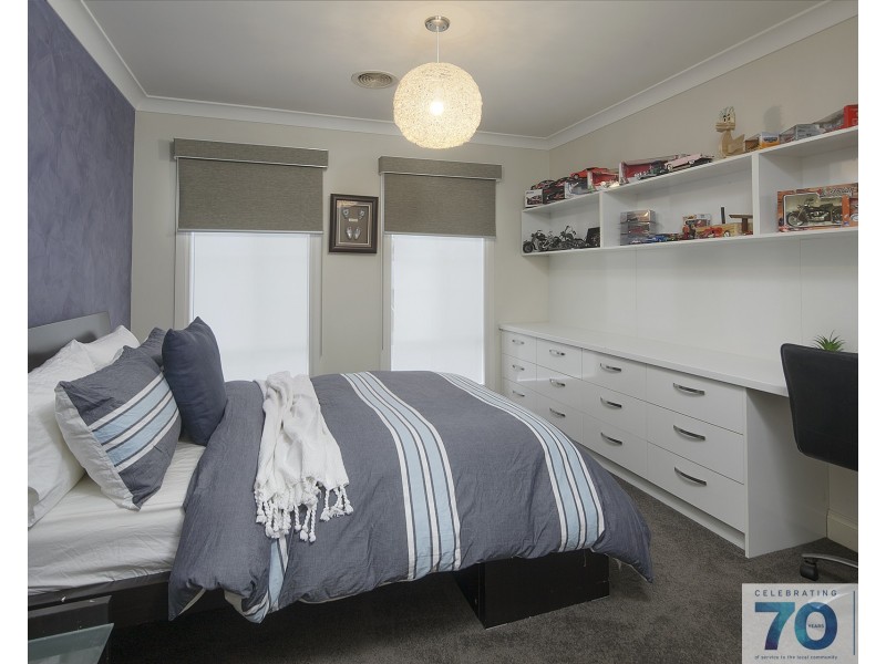 6 Jennifer Street, Cranbourne VIC 3977