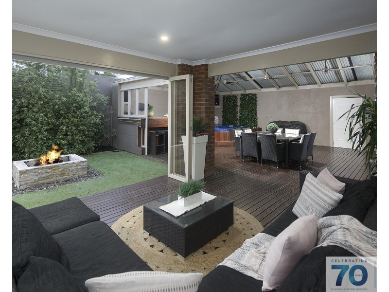 6 Jennifer Street, Cranbourne VIC 3977