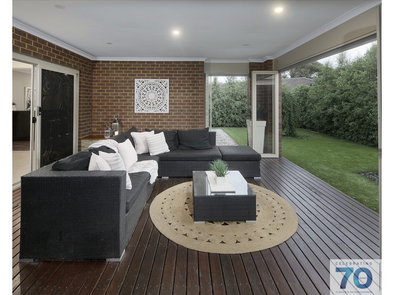 6 Jennifer Street, Cranbourne VIC 3977