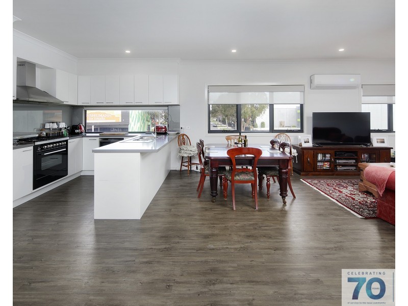 11 Polson Way, Cranbourne West VIC 3977