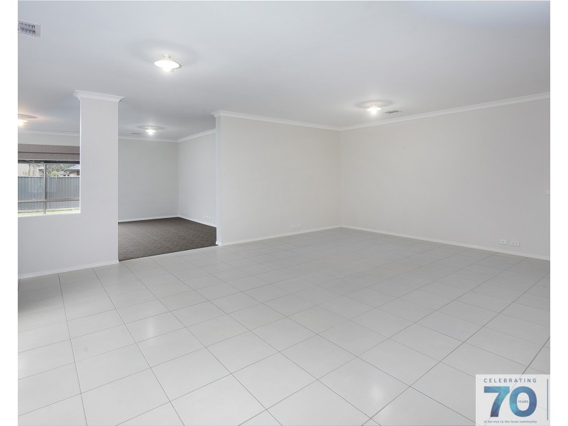 44 Sabel Drive, Cranbourne North VIC 3977