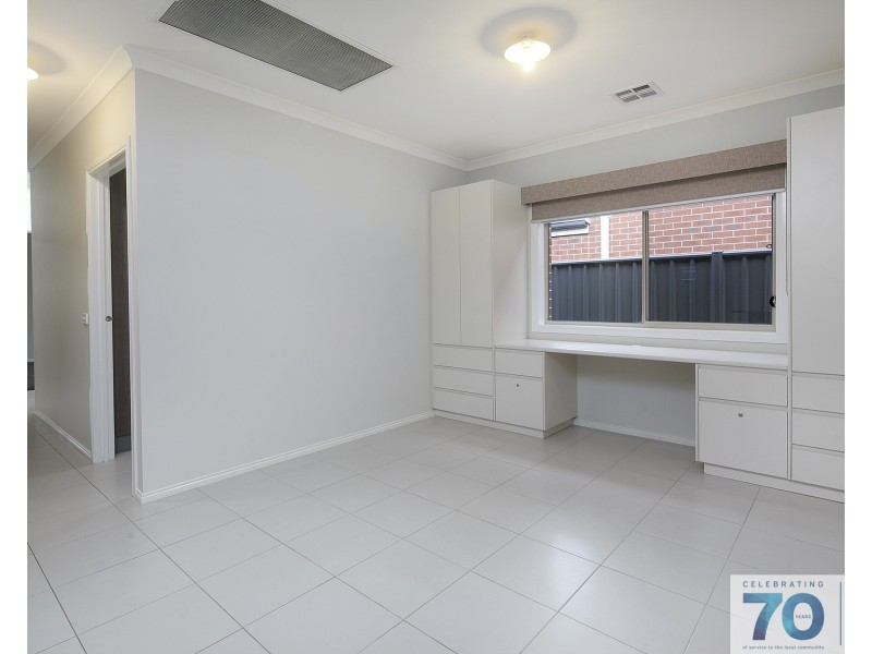 44 Sabel Drive, Cranbourne North VIC 3977