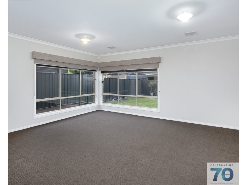 44 Sabel Drive, Cranbourne North VIC 3977