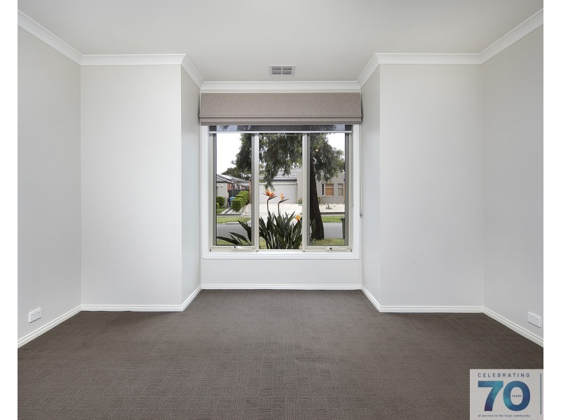 44 Sabel Drive, Cranbourne North VIC 3977