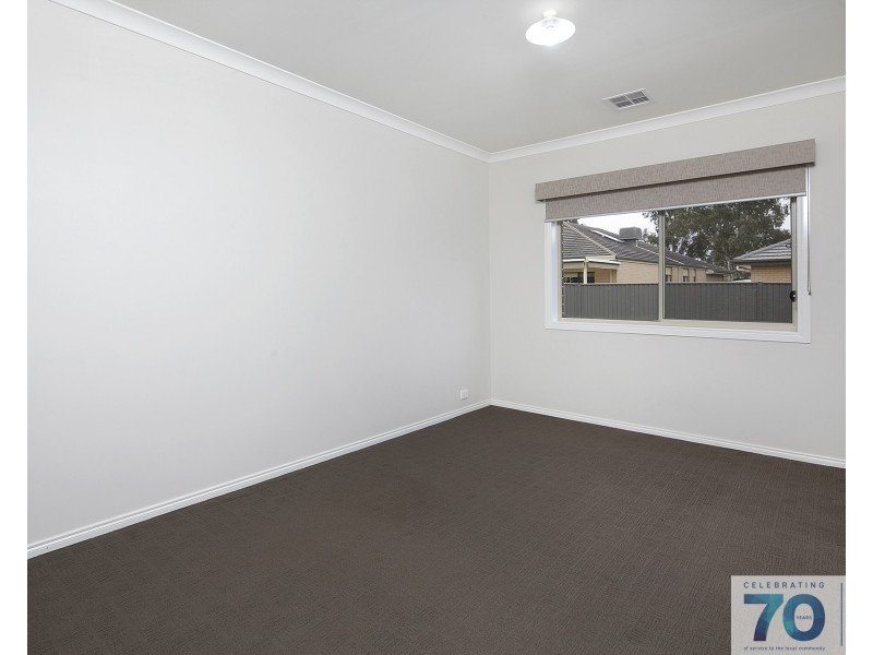 44 Sabel Drive, Cranbourne North VIC 3977