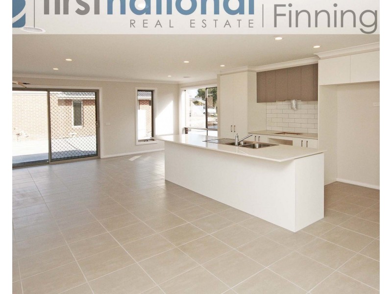 6/6-8 Walter Street, Cranbourne VIC 3977