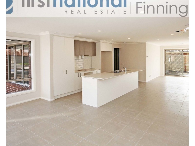 6/6-8 Walter Street, Cranbourne VIC 3977