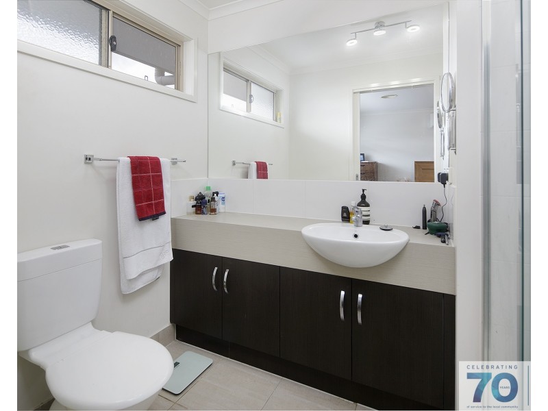 2/33 Orchard Grove, Tyabb VIC 3913