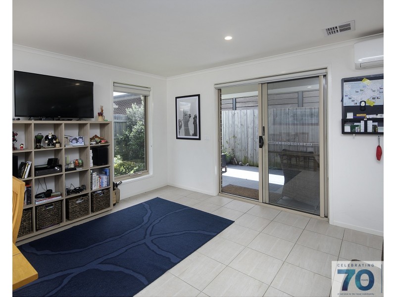 2/33 Orchard Grove, Tyabb VIC 3913