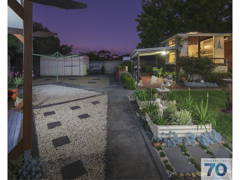 no.15 Rimfire Crescent, Cranbourne VIC 3977