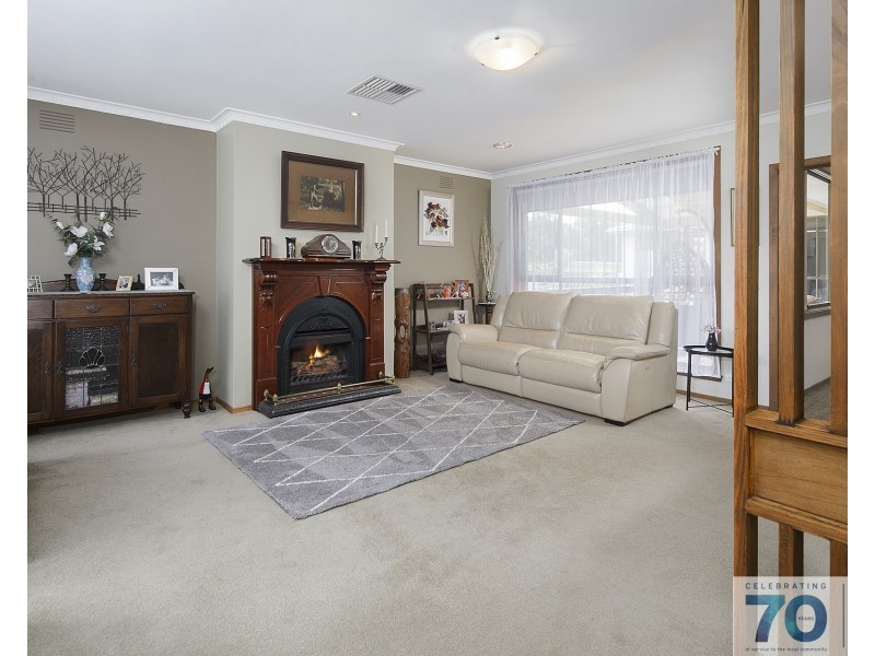 no.15 Rimfire Crescent, Cranbourne VIC 3977