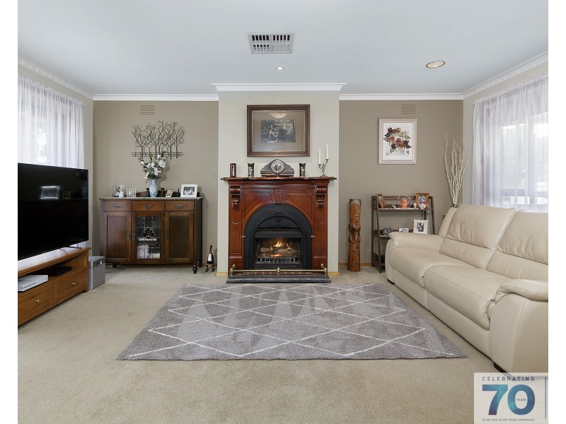 no.15 Rimfire Crescent, Cranbourne VIC 3977