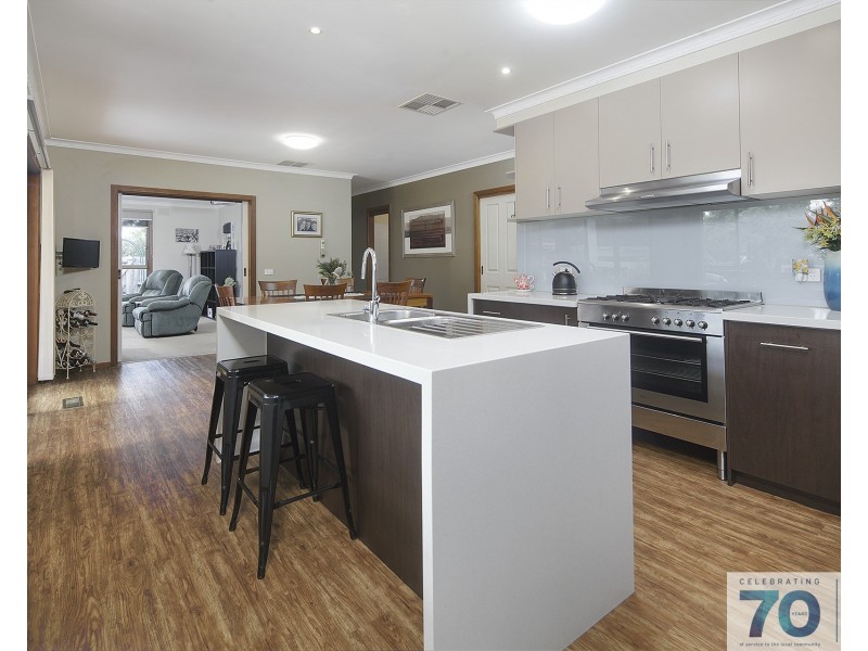 no.15 Rimfire Crescent, Cranbourne VIC 3977