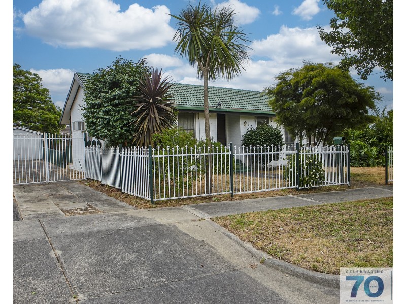 13 Valerie Drive, Cranbourne VIC 3977