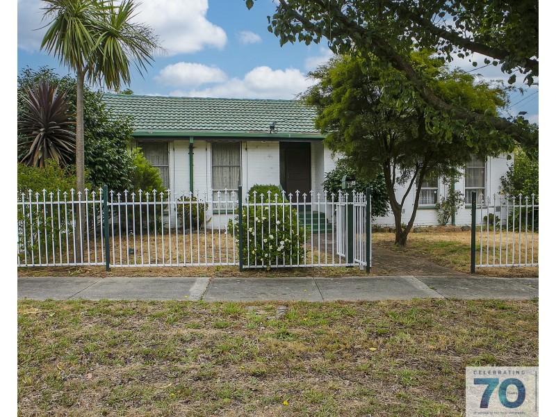 13 Valerie Drive, Cranbourne VIC 3977